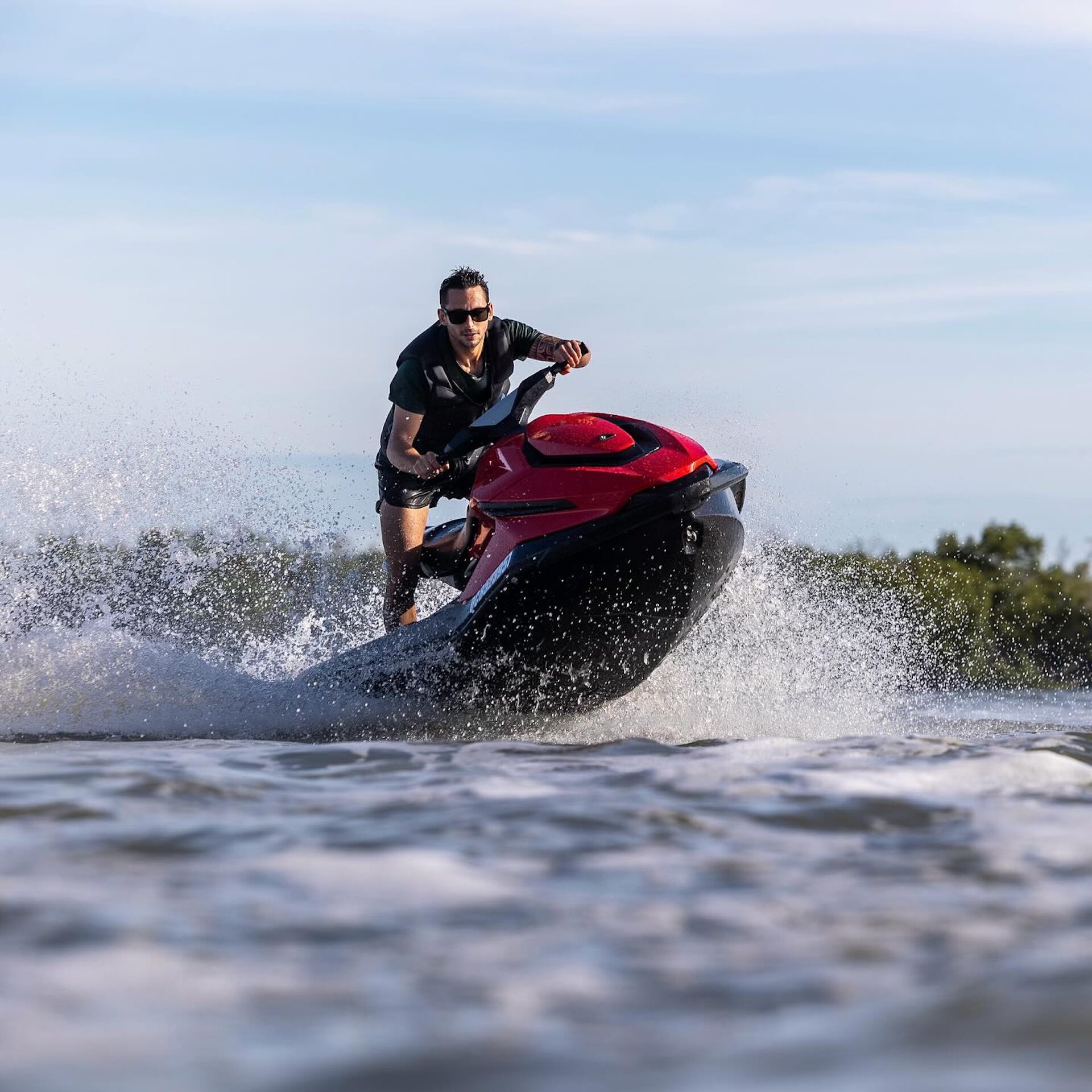 Featured image for “Welcome to the Electric Side: Private vs Public Side of Electric Boating”